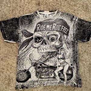 Caribbean Black and White Graphic T-Shirt